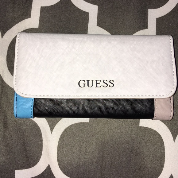 Guess wallet - Picture 1 of 4